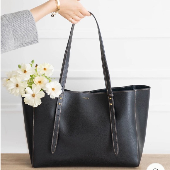 AALLYN Handbags - Eliana Leather Tote